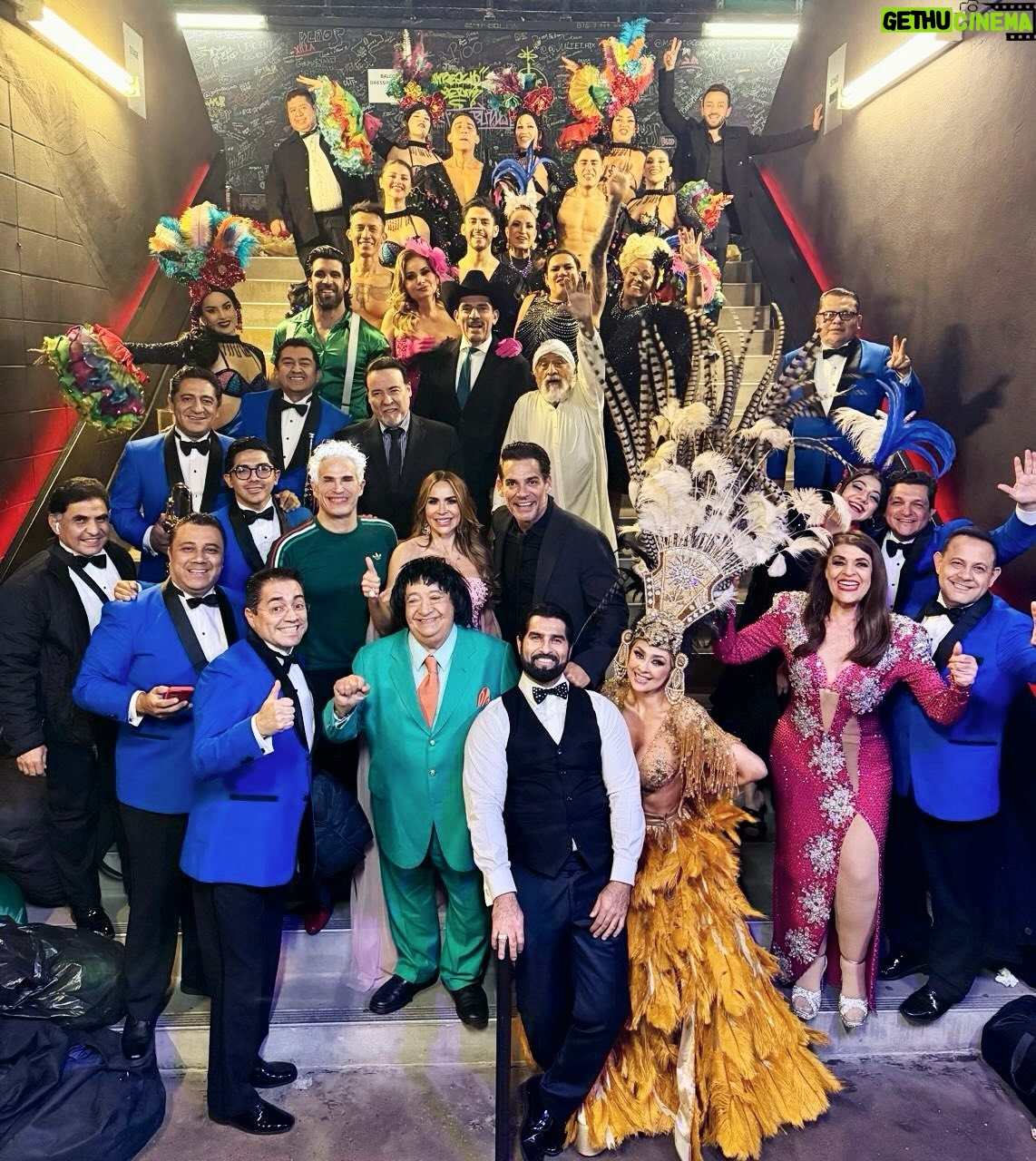 Aylín Mújica - 3.1K Likes - Hace un mes empezamos la aventura de llevar el mejor musical de #méxico @perfumedegardeniateatro por la Unión Americana. Recorrimos el país de punta a punta llevando el orgullo de ser latinos a cada rincón. Hoy concluye en #sanantonio pero nos llevamos las sonrisas de cada uno de los paisanos que hicieron posible el éxito de este tour. 
Gracias a los actores, actrices, bailarines, modelos, cantantes, a todos los del staff que hicieron un trabajo estoico.
Gracias @omarproductor por hacer que México 🇲🇽 brille en el mundo. 
@aracelyarambula @davidzepeda1 @arturo.carmona @victor_latinlover @cuquitaoficial_ @salinasjorgemx @silveriorocchi22 @santaneramx @iamdelafuente @kimberly_lamaspreciosa @aylinmujic @lisvegaoficial
