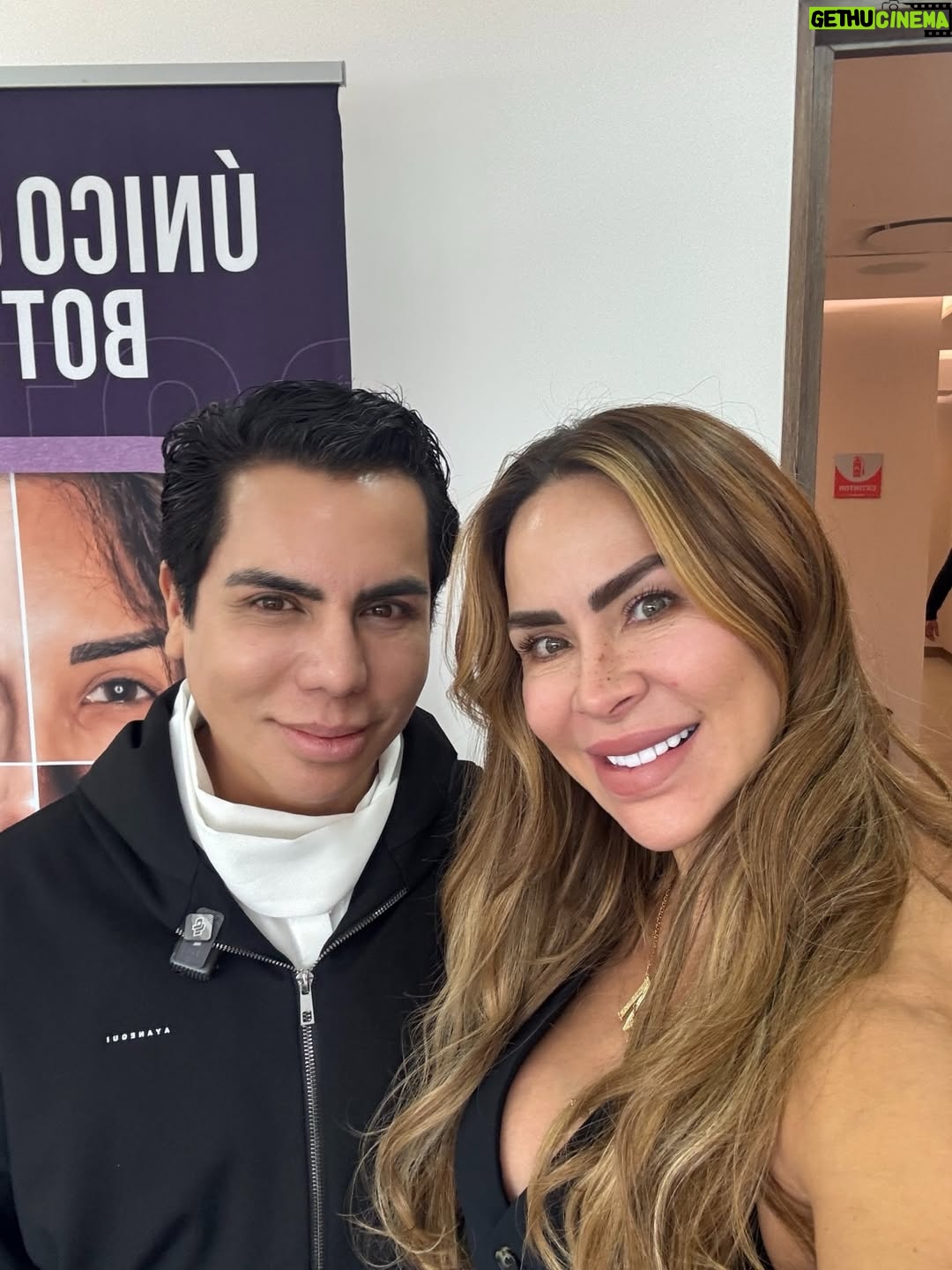 Aylín Mújica - 279 Likes - Gracias por recibirme siempre con tanto cariño y amor. Me llena de alegría ver todo lo que has logrado; estoy muy feliz y orgullosa de cada uno de tus logros.#aylinmujica #teampielsana #perfectskin