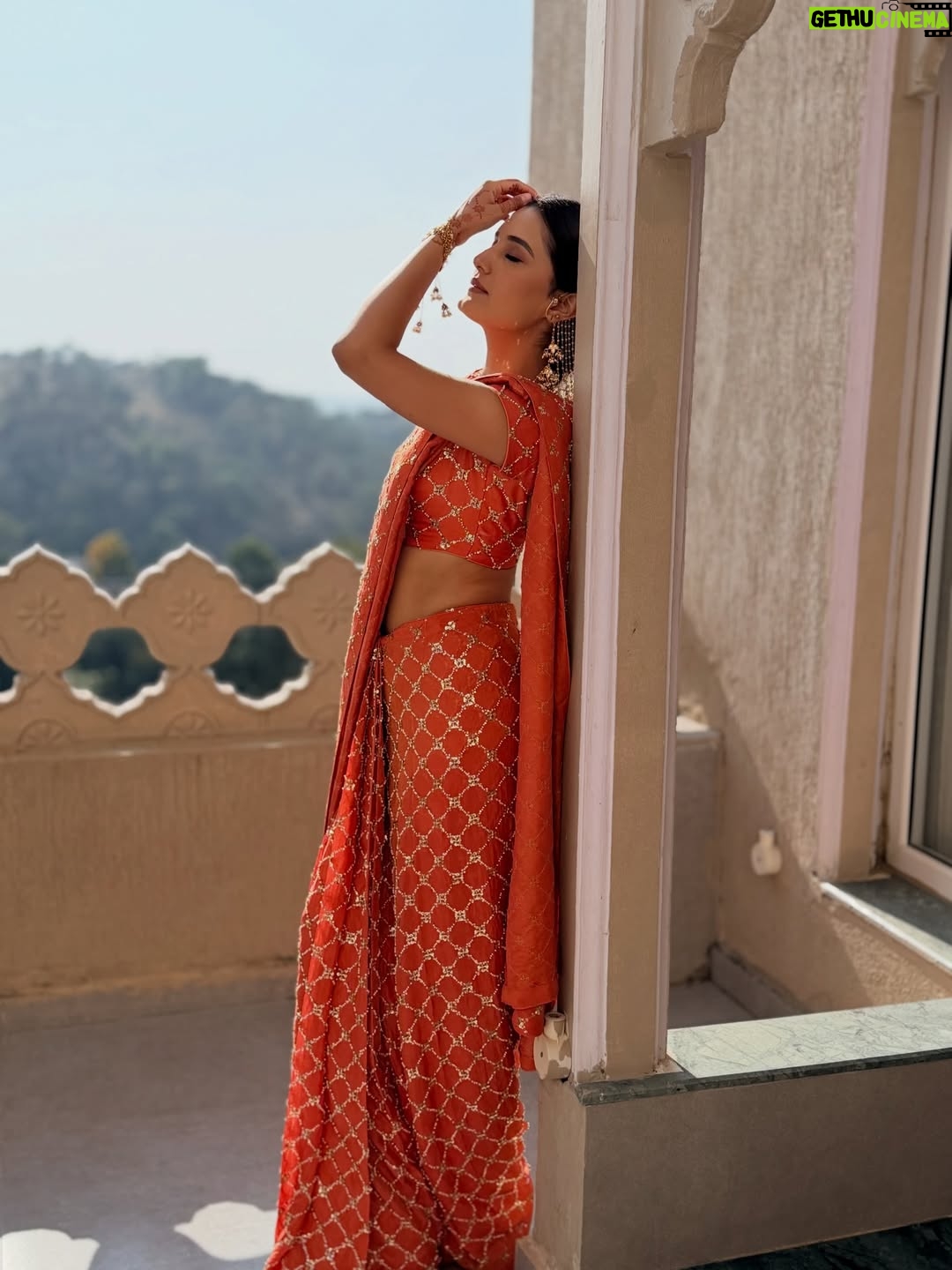 Ayushi Khurana - 67.1K Likes - Ladkiwale💕
@samosa.meets.fafda

Wearing @anuki.in 
Jewellery @retrend_jewels