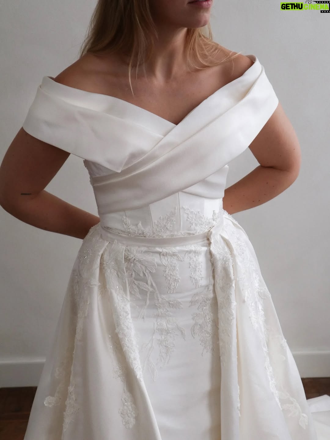 Bab Buelens - 8.7K Likes - perks of having a best friend with a preloved bridal shop 👰‍♀️ (@vincentbanic hint hint we have to start planning our ceremony)