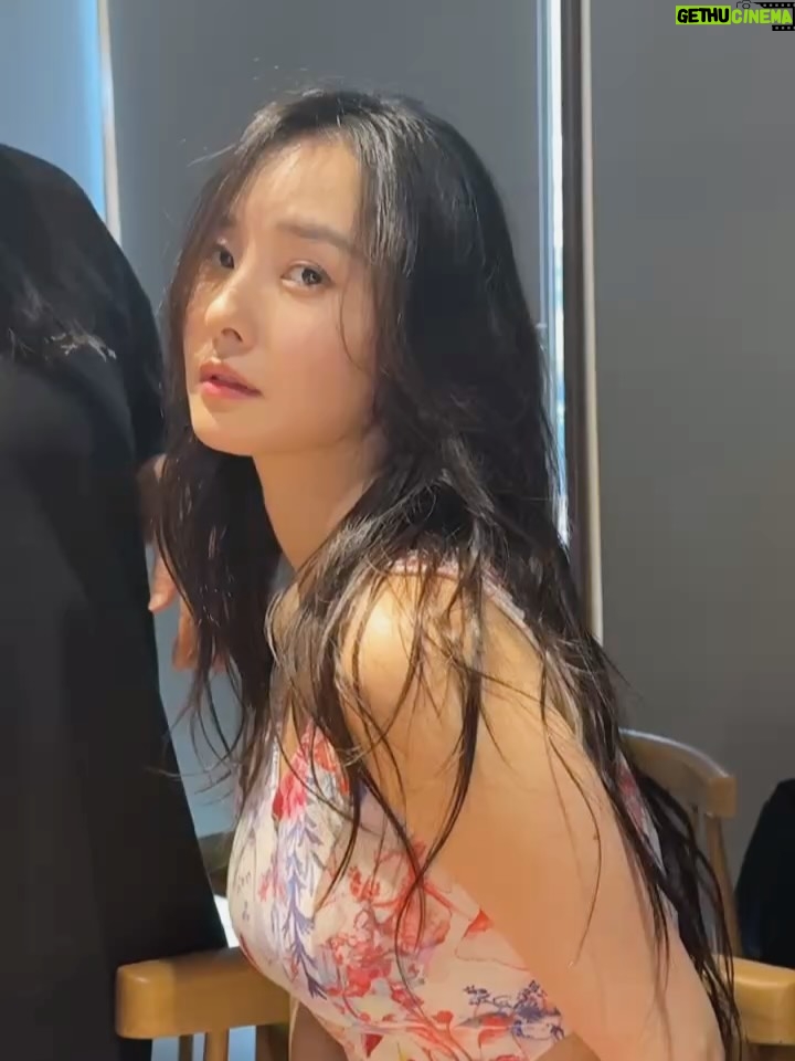 Bae Woo-hee - 4.5K Likes - 현상수배 배형사🐥✨👮🏻‍♂️