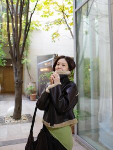 Baek Jin-hee Instagram - 어느새 겨울❄️
더 추워지기 전에 나들이!!
다들 겨울 준비 잘하고 있죠💙

#가을코디#하루기록#서울카페