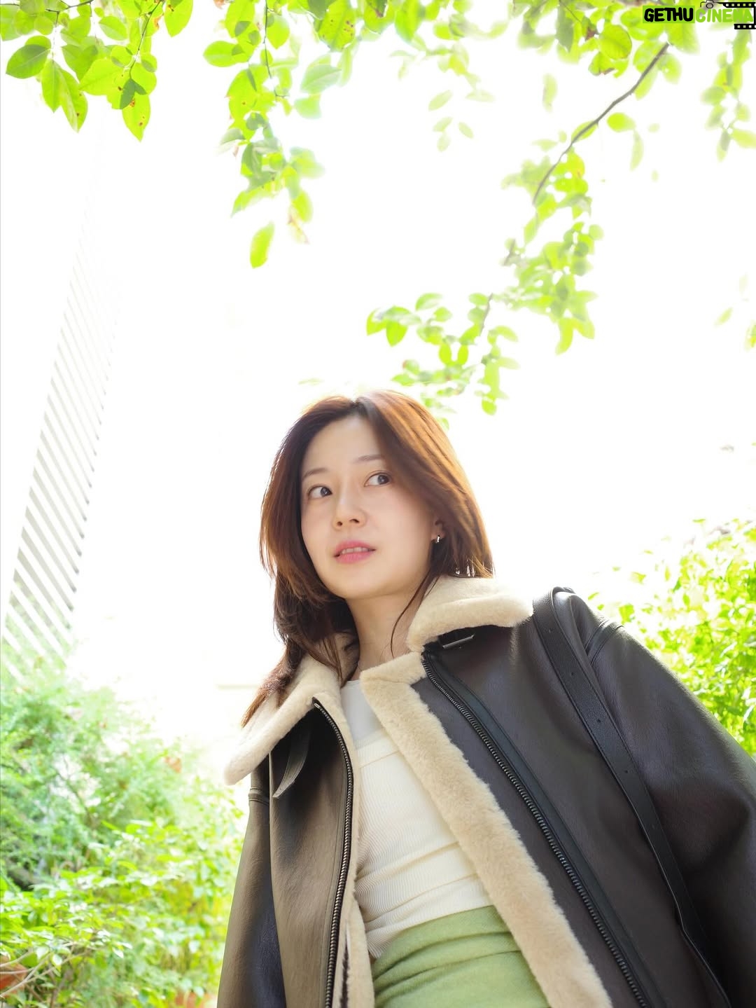 Baek Jin-hee - 9.2K Likes - 어느새 겨울❄️
더 추워지기 전에 나들이!!
다들 겨울 준비 잘하고 있죠💙

#가을코디#하루기록#서울카페
