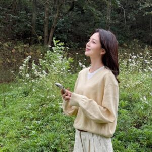 Baek Jin-hee Instagram - ʕ ྀི꜆. ̫.꜀ ྀིʔ

잡초핑🌱가을인가🍂겨울인가⛄️