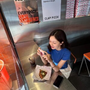 Baek Jin-hee Instagram - 💙Do you like pizza?╰(*´︶`*)╯🩵