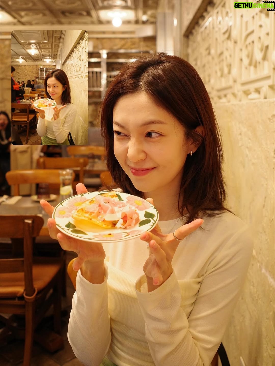 Baek Jin-hee - 9.2K Likes - 어느새 겨울❄️
더 추워지기 전에 나들이!!
다들 겨울 준비 잘하고 있죠💙

#가을코디#하루기록#서울카페