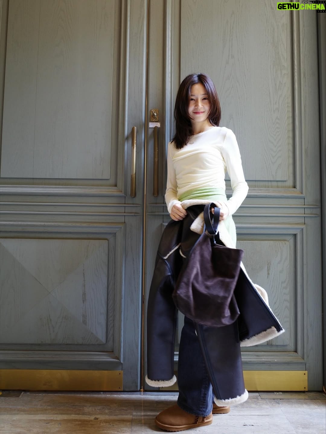 Baek Jin-hee - 9.2K Likes - 어느새 겨울❄️
더 추워지기 전에 나들이!!
다들 겨울 준비 잘하고 있죠💙

#가을코디#하루기록#서울카페
