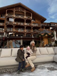 Bárbara Corby Instagram - Just a perfect winter day in this dreamy place ❄️ @sonnwies_familyresort #dolomites