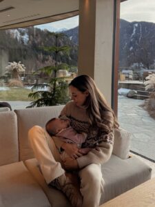 Bárbara Corby Instagram - Just a perfect winter day in this dreamy place ❄️ @sonnwies_familyresort #dolomites