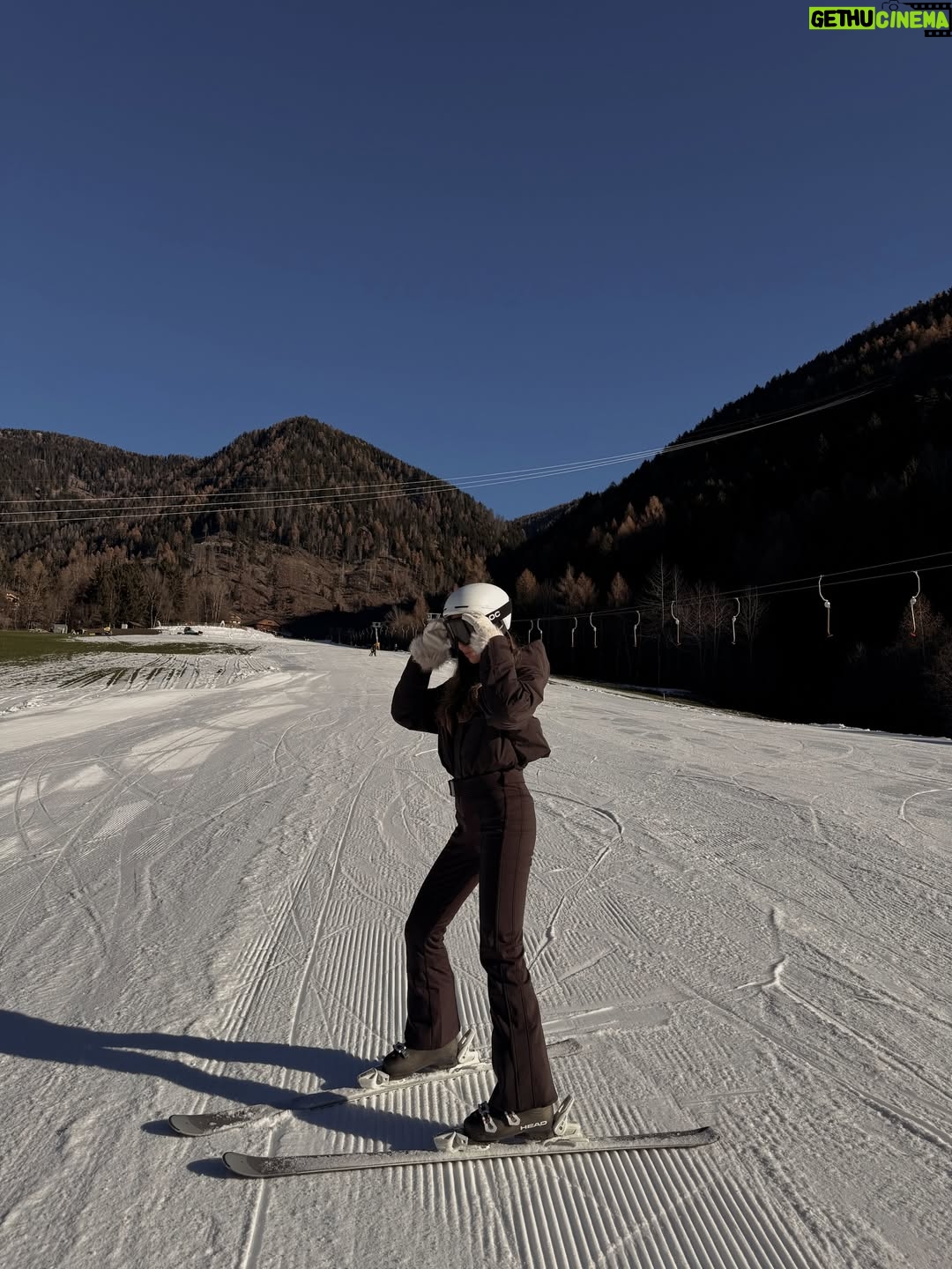 Bárbara Corby - 9.9K Likes - Just a perfect winter day in this dreamy place ❄️ @sonnwies_familyresort #dolomites