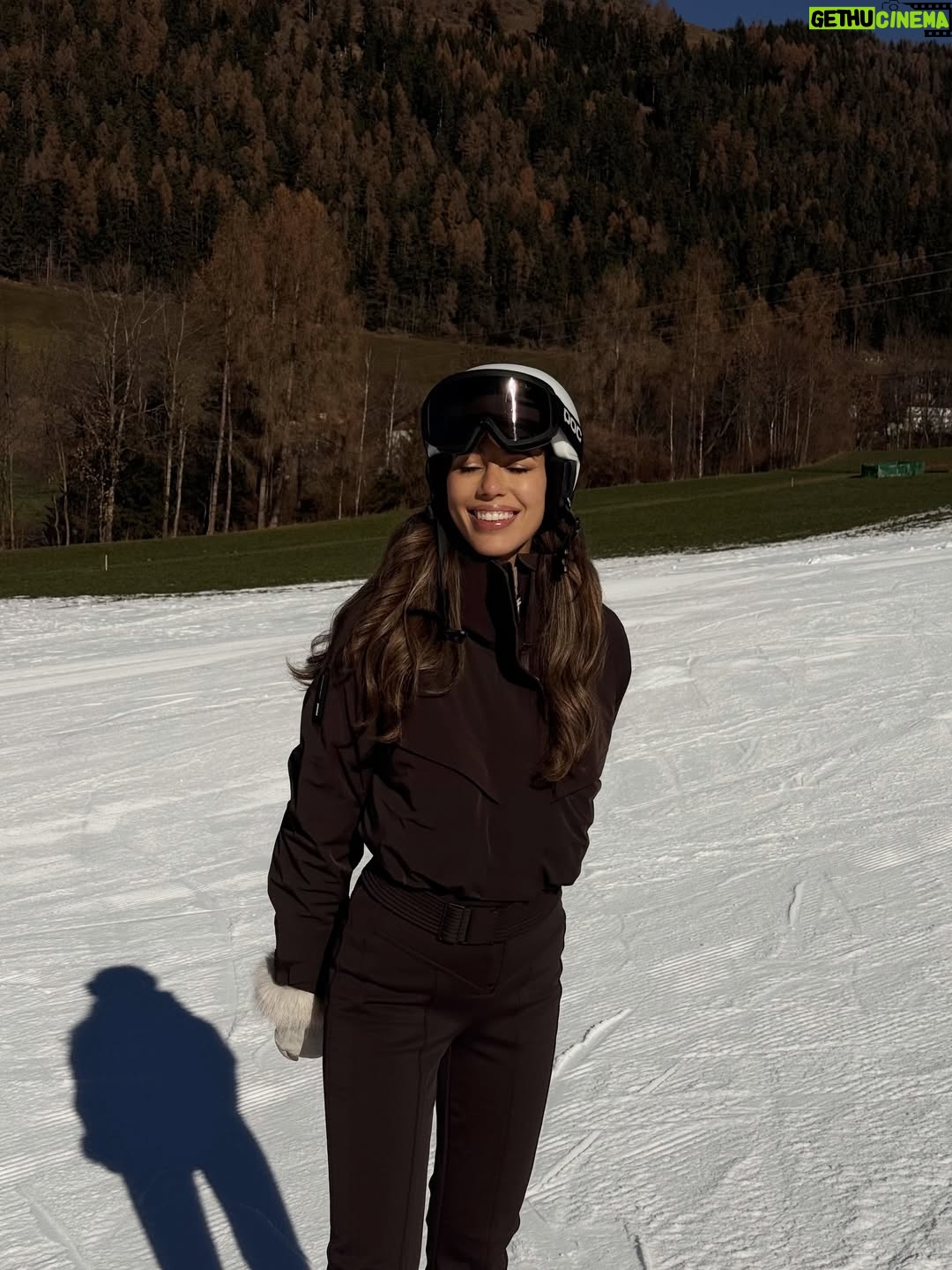 Bárbara Corby - 9.9K Likes - Just a perfect winter day in this dreamy place ❄️ @sonnwies_familyresort #dolomites