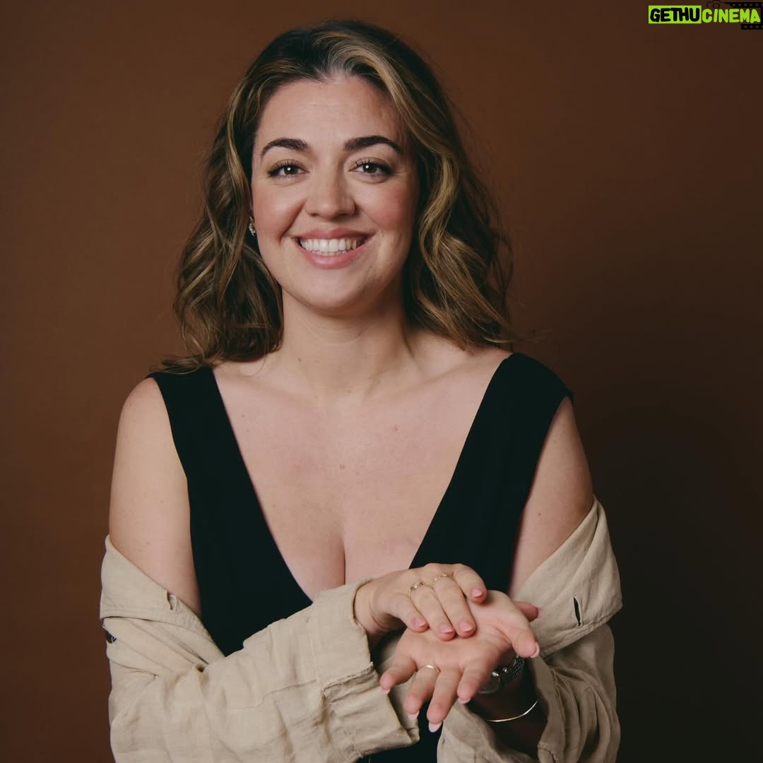 Barrett Wilbert Weed - 5.4K Likes - More freshies from @jennyandersonphoto and her superb brown drop. #hands