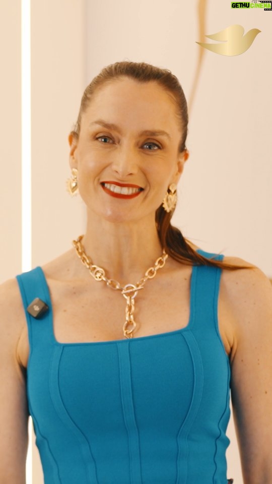 Begoña Basauri - 1.1K Likes - RENACER💫
Hace unos días compartí con un grupo de mujeres 💜 y conocí sus historias de renacimiento. Fue una experiencia maravillosa escuchar tantos y tan lindas historias. 
¿Ustedes cuántas veces han renacido y cómo fue? Quiero leerlas🤓🩵

#haircare #doveexpertoendaños #doverenacemasfuerte 
@dove