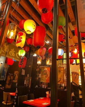 Begüm Birgören Instagram - Red lights, lucky cats, and a taste of Japan . 🇯🇵🍜