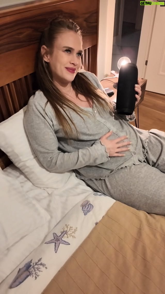 Begüm Öner - 7.5K Likes - Hamilelikte 1 günüm 😇

#hamilelik 
#pregnant