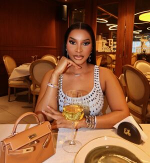 Benedicta Gafah Instagram - Soft,magnetic,joyful,peaceful and feminine ~~~ Queen B
.
.
An afternoon well spent @elpadrino.gh
.
📸 @jessofaccra_