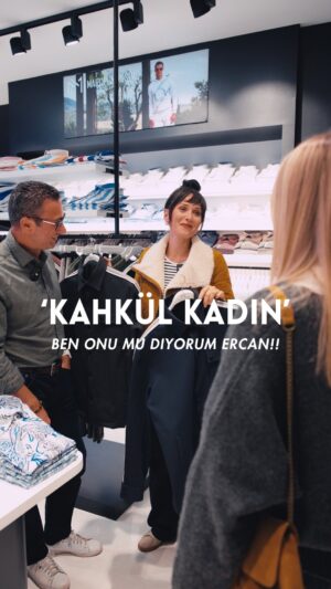 Bengi İdil Uras Instagram - “Ben onu mu diyorum Ercaaan !” 😁 Kahkül kadın ve Ercan’nın maceraları devam etsin diyenler 😁

🎥 @emrekoc.c
