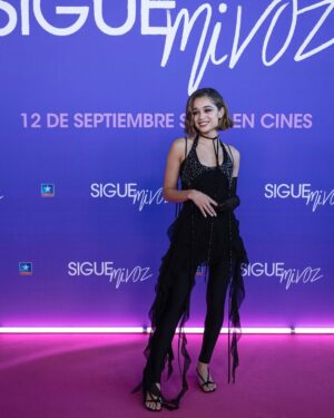 Berta Castañé Instagram - #SIGUEMIVOZ ya está en cines 💜✨
El preestreno fue pura emoción y gratitud. Gracias de corazón por hacerlo tan especial.
Ahora es vuestra: disfrutadla, sentidla y compartid este viaje con todos.
GRACIAS VIDA X ESTE REGALO💜

• • •

Styled by @egismael 🤍
Dress y top @alineo_studio
Jumpsuit @sauvagemamma
Showrooms @aflamegroup / @lecua_press 

MUAH @mr.davidlopez 🌟