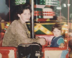 Beste Kökdemir Instagram - İyi ki doğdun kraliçe 👑
~anne/anneanne~
