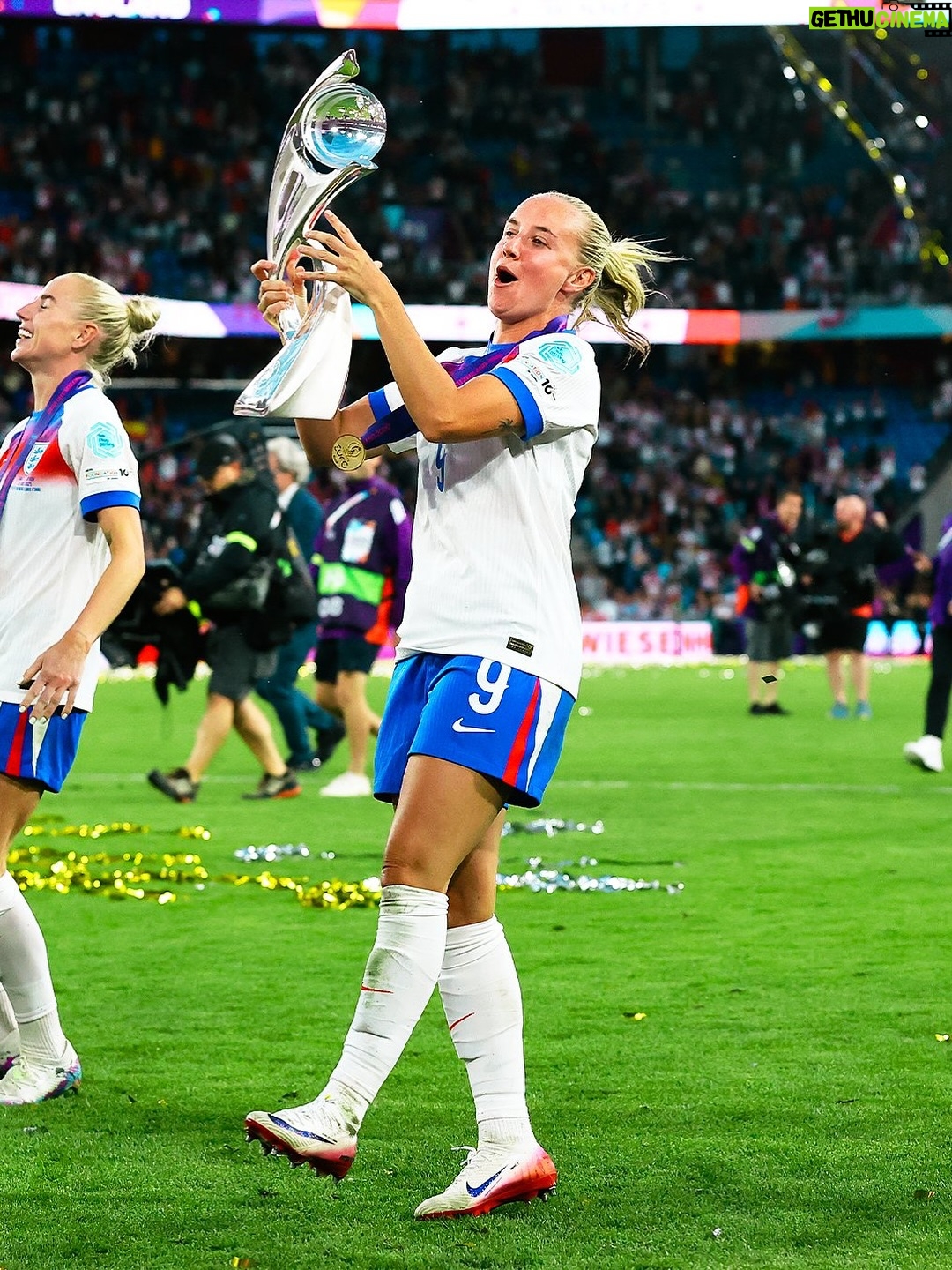 Beth Mead - 76.4K Likes - Still not over it….HOME² 🏴󠁧󠁢󠁥󠁮󠁧󠁿❤️