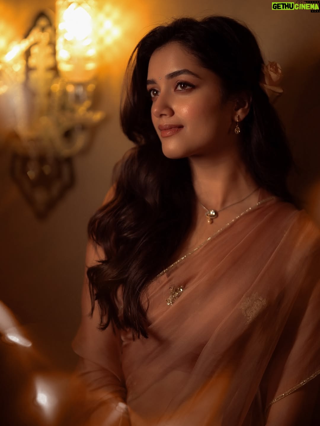 Bhagyashri Borse - 650.4K Likes - Aarambikkalama?✨

Excited to begin this journey with Kaantha as my Tamil debut!