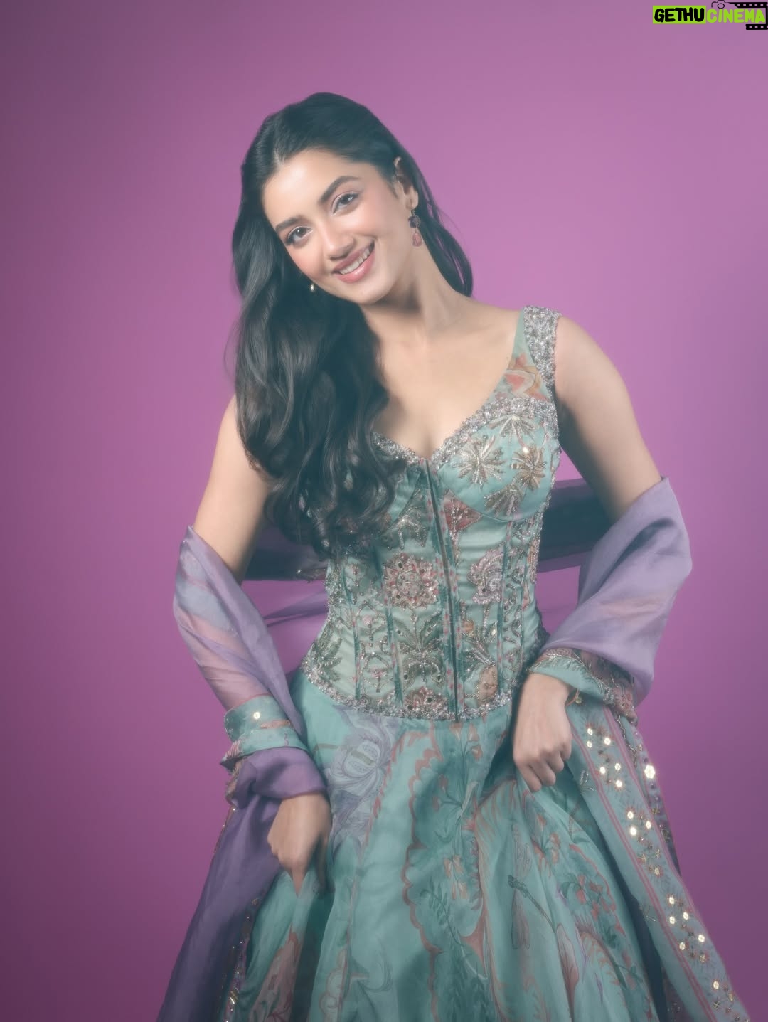 Bhagyashri Borse - 577.8K Likes - Ishq.. my fav kind of magic 💜