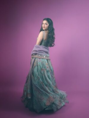Bhagyashri Borse Instagram - Ishq.. my fav kind of magic 💜