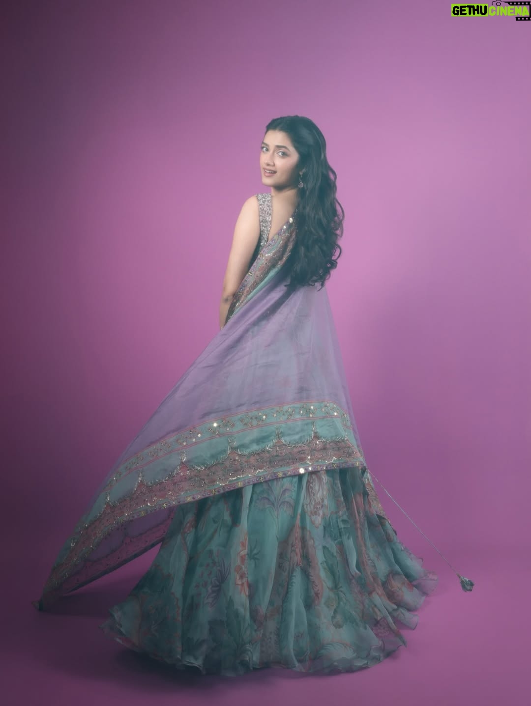 Bhagyashri Borse - 577.8K Likes - Ishq.. my fav kind of magic 💜