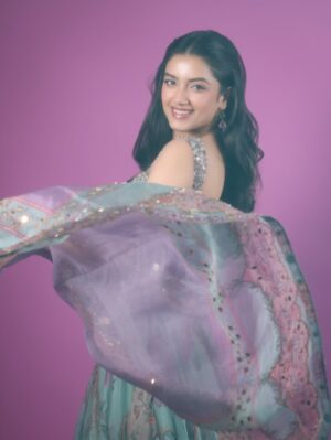 Bhagyashri Borse Instagram - Ishq.. my fav kind of magic 💜