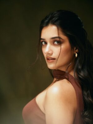 Bhagyashri Borse Instagram - Umm, excuse me ;)