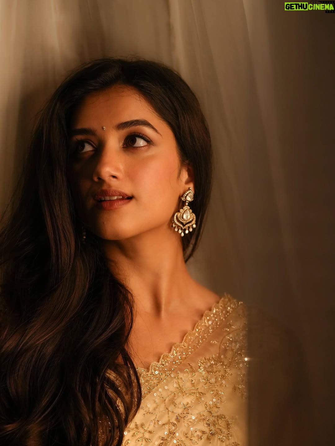 Bhagyashri Borse - 344.2K Likes - Embrace Your Grace ✨