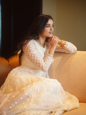 Bhagyashri Borse Instagram - A dream 🤍