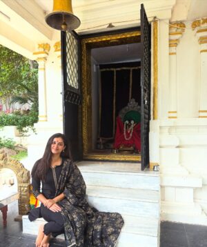 Bhagyashri Borse Instagram - Gods daughter 🖤

One of my most cherished places in Hyderabad!
A temple where my journey began.. a place that brings me back during every step of life ✨
