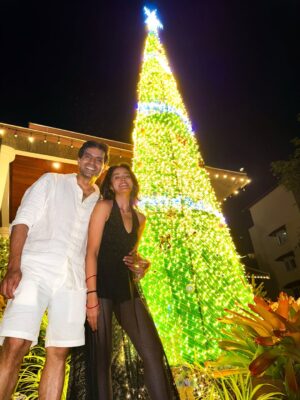 Bhaweeka Chaudhary Instagram - 💕Just saw my pictures and remembered I do have one with the Christmas tree, so I thought let’s upload it 🎄✨

#christmas2025