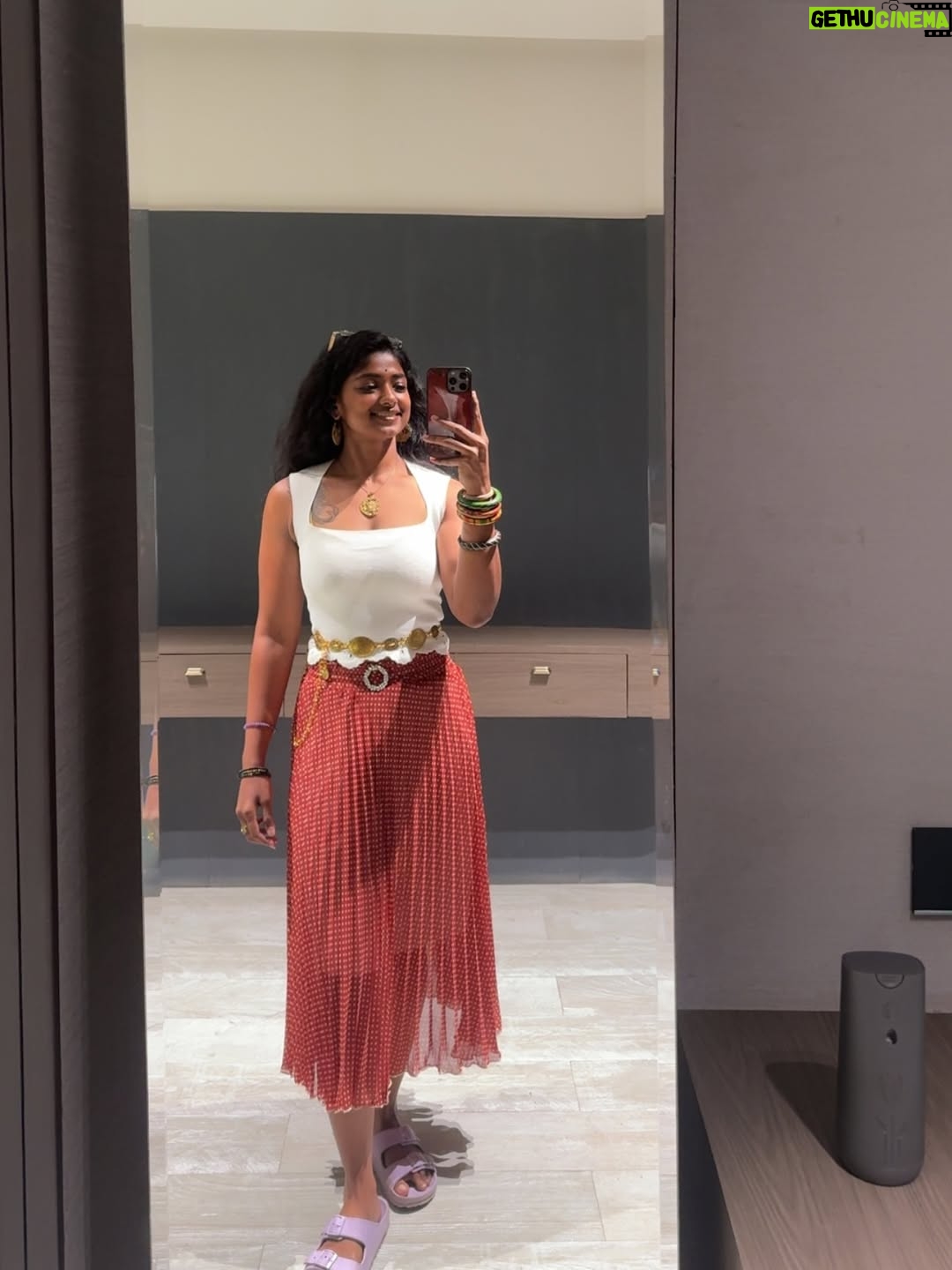 Bhoomi Shetty - 37.3K Likes - Only what feels real now✨