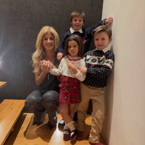 Bibá Pitta Instagram - Sempre juntos! Sempre família! Sempre nós!🥰
A casa onde nunca há falta de amor e união,a nossa!!❤️

#familiaunida #amorsemfim #familyfirst❤️ 

Que a paz,saúde e união esteja sempre convosco e que o amor nunca largue os nossos corações 
Beijinhos , Feliz Natal 🎄🎅