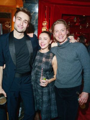 Billie Piper Instagram - To kick off the festive party season MR PORTER’s Brand Director @jeremylangmead & friend @billiepiper hosted a joint birthday party. The dress code was “Dark” and everyone dressed up. 

Friends celebrated to the sounds of @woody_cook and vibereceptor at @upstairs_at_langans

Photos by @jamesdkelly