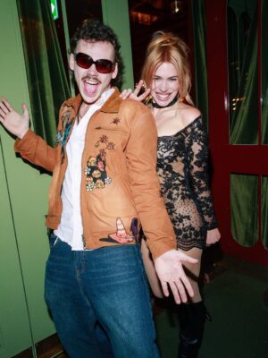 Billie Piper Instagram - To kick off the festive party season MR PORTER’s Brand Director @jeremylangmead & friend @billiepiper hosted a joint birthday party. The dress code was “Dark” and everyone dressed up. 

Friends celebrated to the sounds of @woody_cook and vibereceptor at @upstairs_at_langans

Photos by @jamesdkelly
