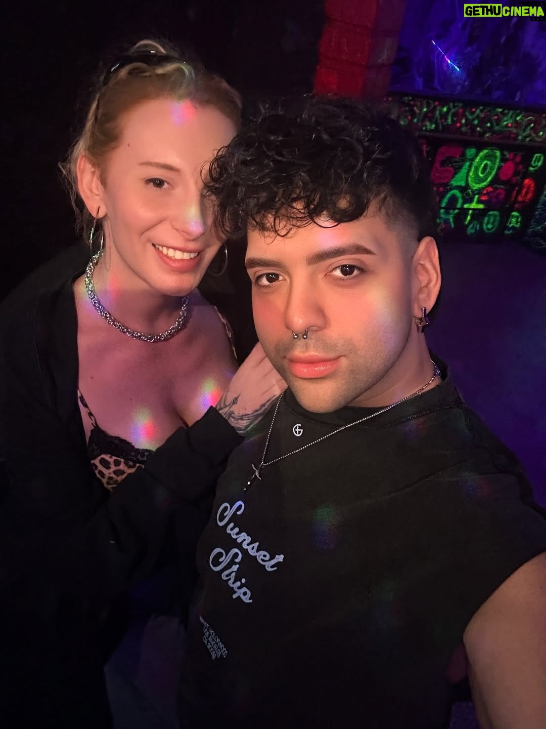 Bosco - 46.1K Likes - 👧🏼 & 👦🏻   🇧🇷 & 🇨🇱 = 🥳

(with my gf @hereisbosco) 

#drag #rpdr #dragrace #rupaulsdragrace