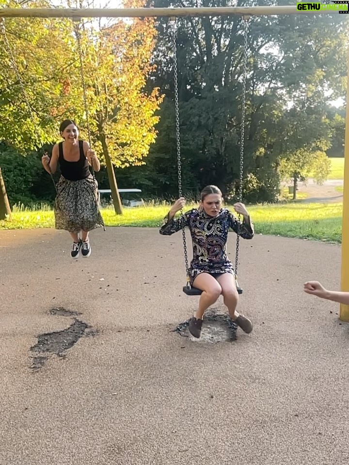 Brenda Lodigiani - 23.8K Likes - È stato un viaggio pazzesco 
Il tendone è diventato casa mia per tre mesi
E per questo devo ringraziare i giudici @ernstknam @chefdamianocarrara @tommasofoglia_pastry e @iginio.massari per il calore, la fiducia e la cura con cui mi hanno accolta. 
Ringrazio tutti i concorrenti, perché sono diventati un pezzo della mia famiglia e già mi mancano. 
La produzione e la rete per avermi permesso di esserci, assecondando quasi ogni mia follia.
Grazie anche agli autori presenti ogni giorno e tutti i montatori. 

Infine grazie alle mie ragazze 
@_saradistefano_ 
@flavialiberatori_ 
@elenabrozzistylist 
E
@f_d_x 
Vi voglio bene 

Ci vediamo il prossimo anno ♥️
#bakeoff13