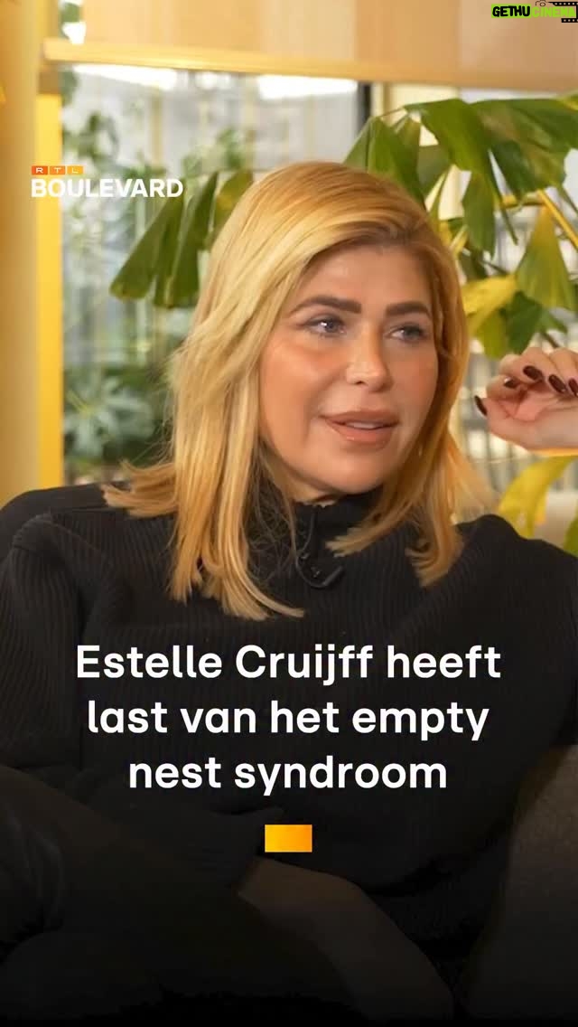 Bridget Maasland - 1.2K Likes - Estelle Cruijff houdt haar kinderen het liefst zo dicht mogelijk bij zich. Een empty nest? Haar absolute nachtmerrie. #emptynest #rtlboulevard 

De hele aflevering van Bridget& zie je nu op ons YouTube-kanaal! 👀
