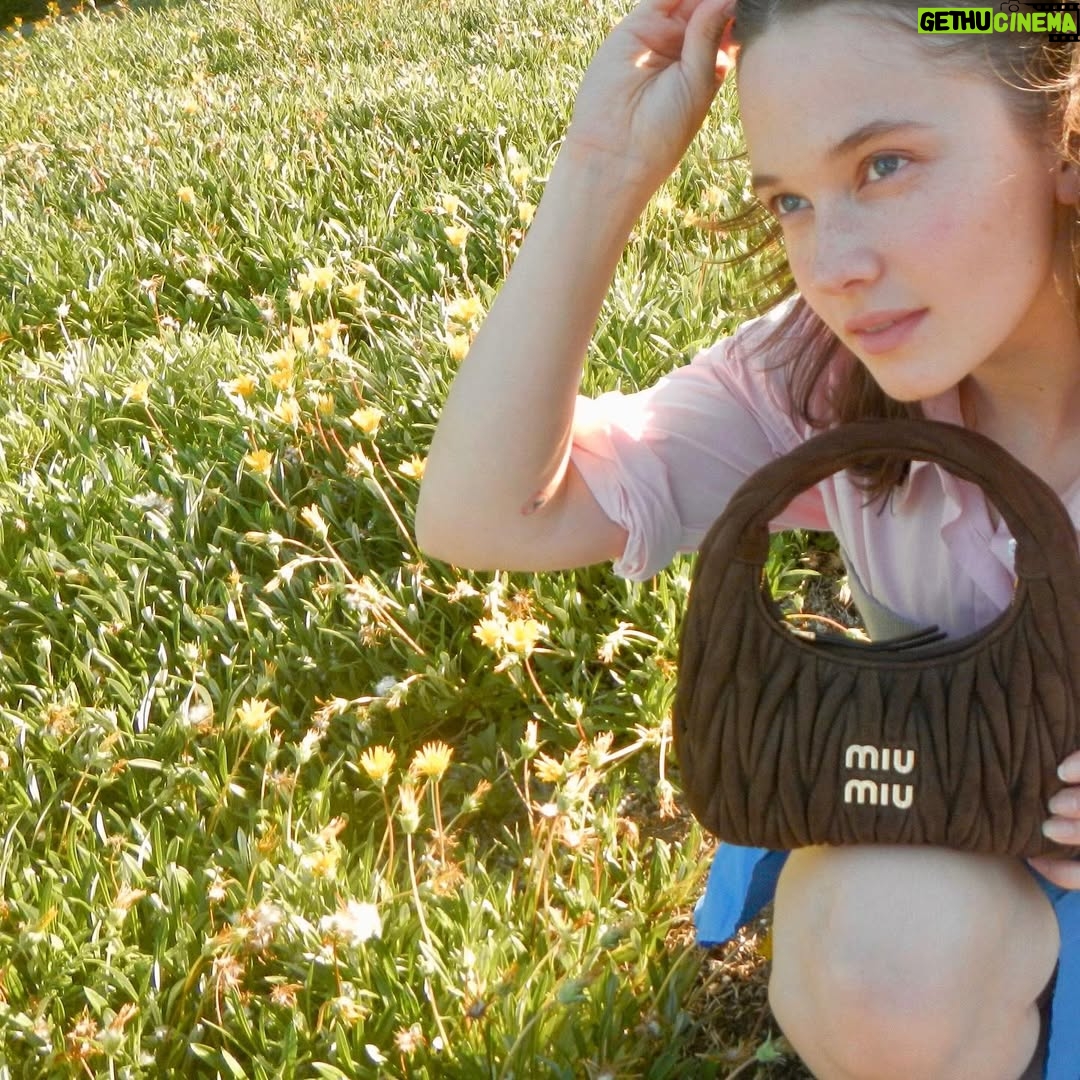 Cailee Spaeny - 79.8K Likes - @MiuMiu
#MiuMiu #MiuWander #ad