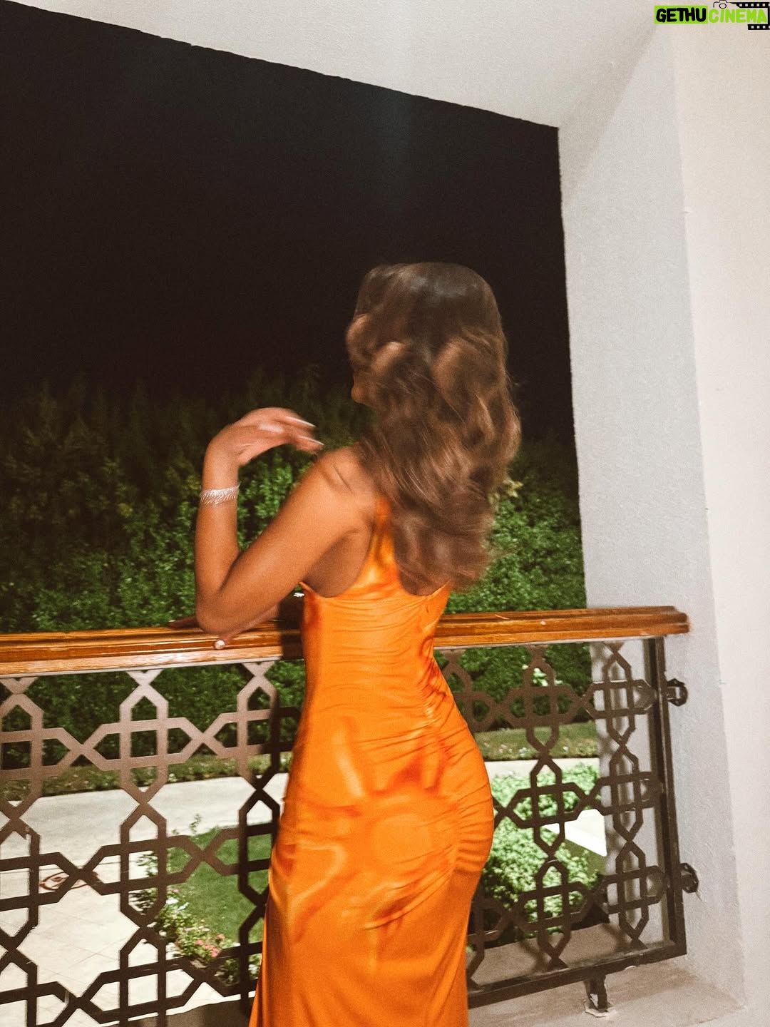 Çağla Boz - 30.9K Likes - essence ✨
