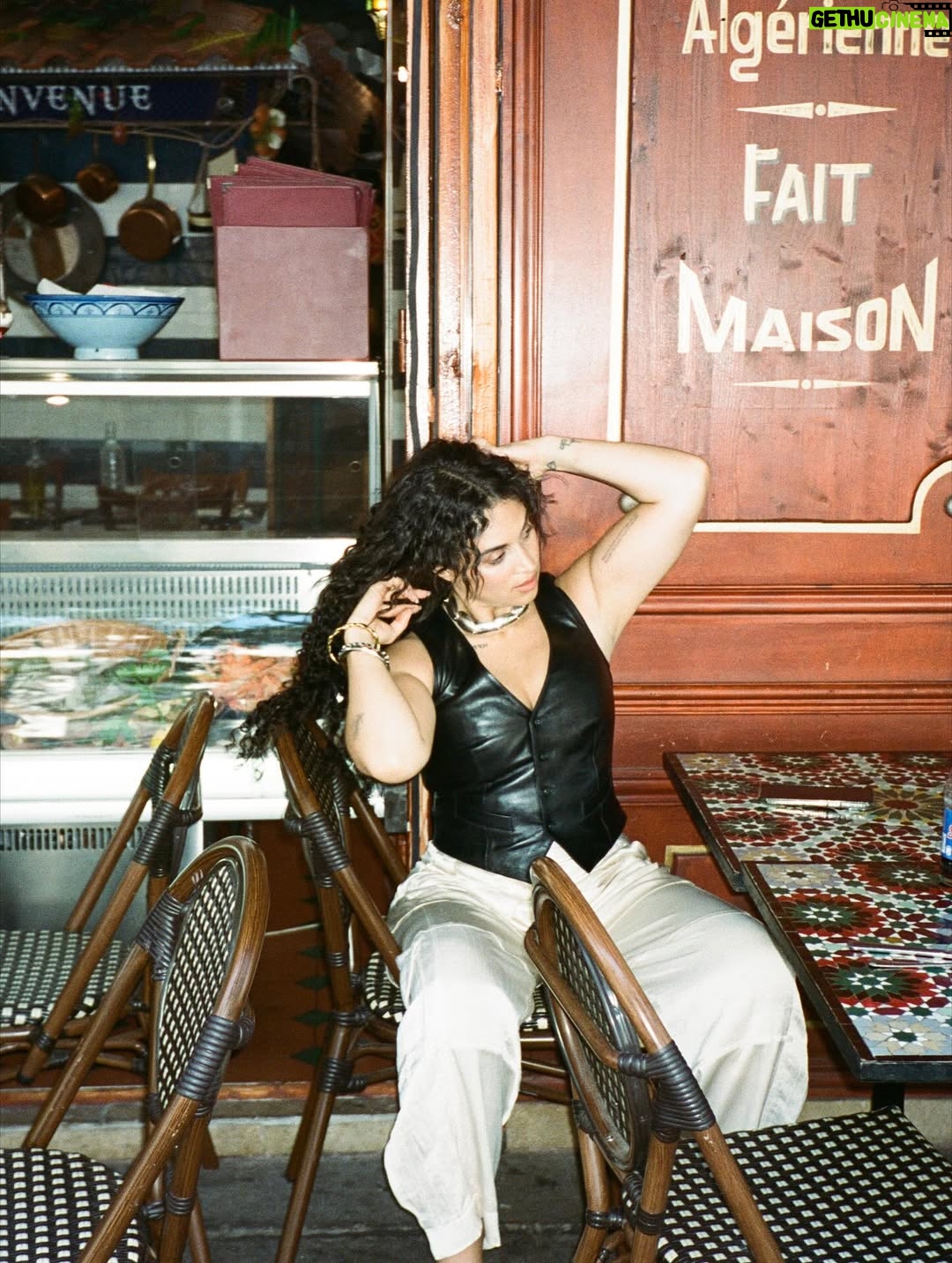 Camélia Jordana - 17K Likes - THANK YOU SO MUCH @crushfanzine 🫶🏻

YOU NEVER FORGET YOUR FIRST CRUSH

Merci de nous avoir suivis avec @ismael.nebchi 📸 dans nos envolées Amazighs Algériennes dans un magazine de mode 🫠

Big love to the whole team 🖤💚🤍❤️

Merci à mon ami chéri @djanisbouzyani pour l’entretien rêvé 
" I LOVE YOU SO MUCH " 🫂💕

@mael.gicquel @arthurmayadoux @lay_dawn_and_watch_ @odilejimenezmua @juliebennadji @abdelkebdani @charlottetourret @florentfarinelli 
@ar_me @latabledeyemma