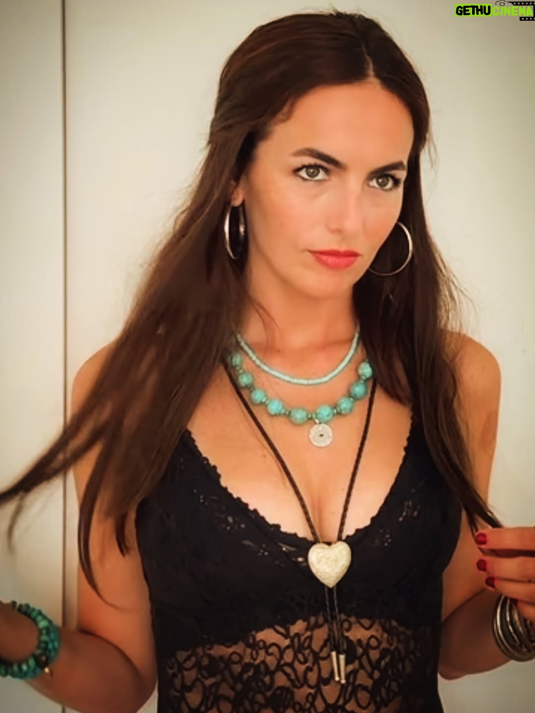 Camilla Belle - 7.4K Likes - ✌️😎 👋Sept!