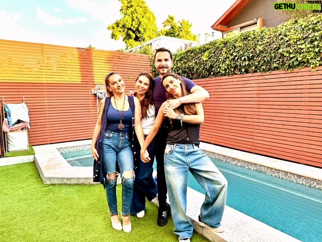 Carla Ballero - 1.6K Likes - Mis hermanos. Los amo infinito  @balleroa @antonellaballero @silvanaballero