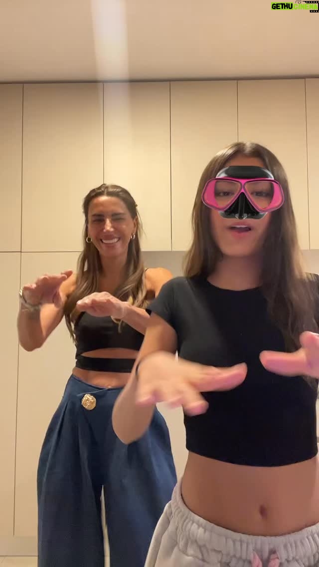 Carla Ballero - 2K Likes - 