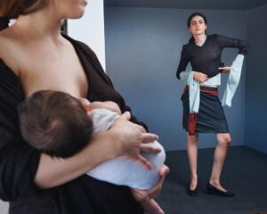 Carlota Guerrero Instagram - The encounters and the tension between the domestic and the work sphere / The image of Paloma raising her daughters and her brand at the same time

Concept and creative direction for Paloma Wool AW25 campaign

Photography @justinleveritt
Styling @emimikareh
Set design @caballo_services
Hmu @iztiarnzang
Production
@eldiadespuesdehoy