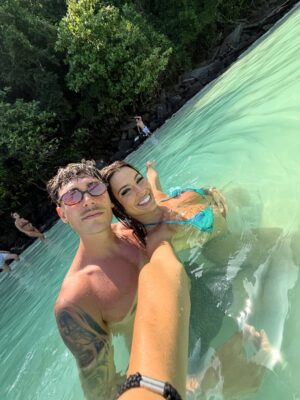 Carly Santos Instagram - Ainda não acredito que estas duas eternas crianças estão prestes a tornar-se papás. Mal posso esperar por ver-te no papel de pai, meu amor!!! Tenho a certeza que serás o melhor do mundo ❤️