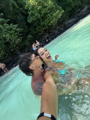 Carly Santos Instagram - Ainda não acredito que estas duas eternas crianças estão prestes a tornar-se papás. Mal posso esperar por ver-te no papel de pai, meu amor!!! Tenho a certeza que serás o melhor do mundo ❤️